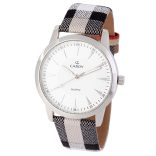 Cardy női karóra, ezüst színű fémtok, mintás szíj, fehér színű számlap, quartz szerkezet, cseppmentes vízállóság