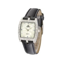   Merion női karóra, ezüst színű fém tok, fekete színű bőrszíj, gyöngyház színű számlap, ásványüveg, quartz szerkezet, cseppmentesség