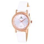 Merion női karóra, rózsaarany színű fém tok, fehér szíj, ezüst színű számlap, quartz szerkezet, cseppmentesség