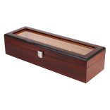 Óra tartó doboz, 6 rekeszes, barna fa mintázatú lakkozott külső felület, bézs színű belső