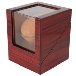 Óraforgató doboz, 1db órához, kívűl barna fa felület, belűl barna textil